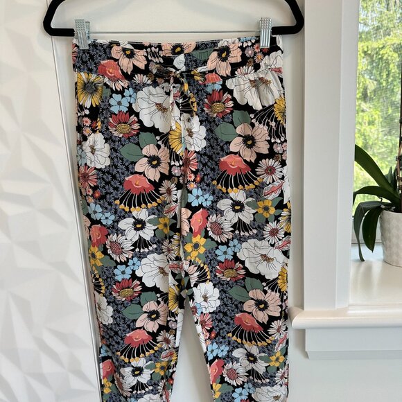 Floral Oneill Capri Pants - Picture 2 of 4